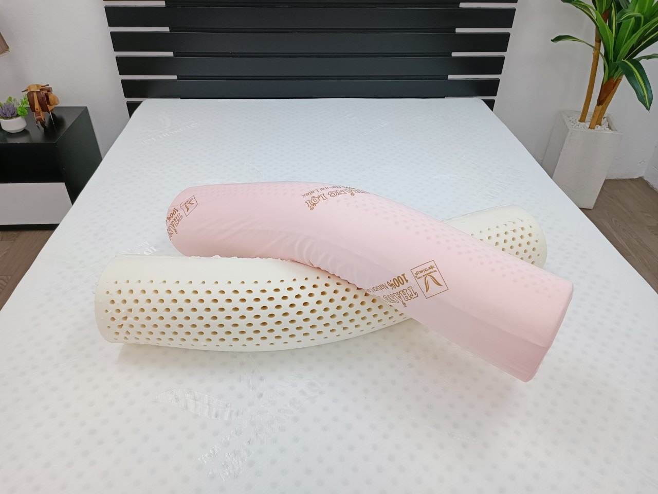 GỐI ÔM CAO SU THIÊN NHIÊN